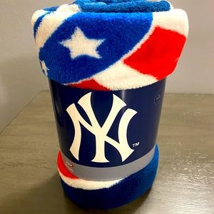 New York Yankees plush throw blanket